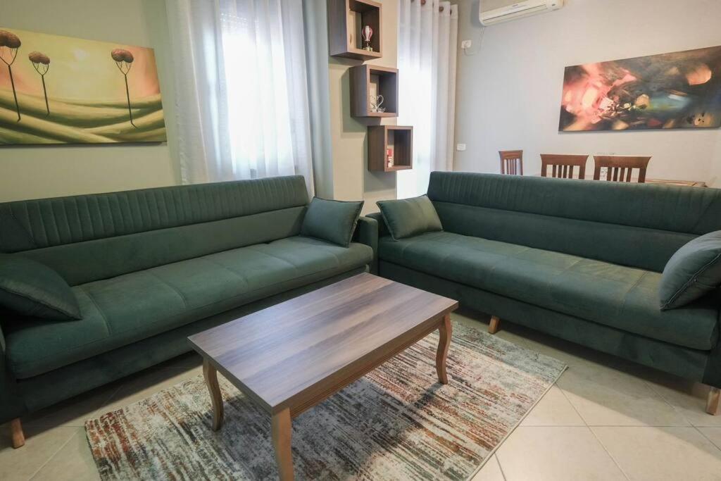 Staycation, City Center Apartment With Balcony Tiranë Eksteriør bilde