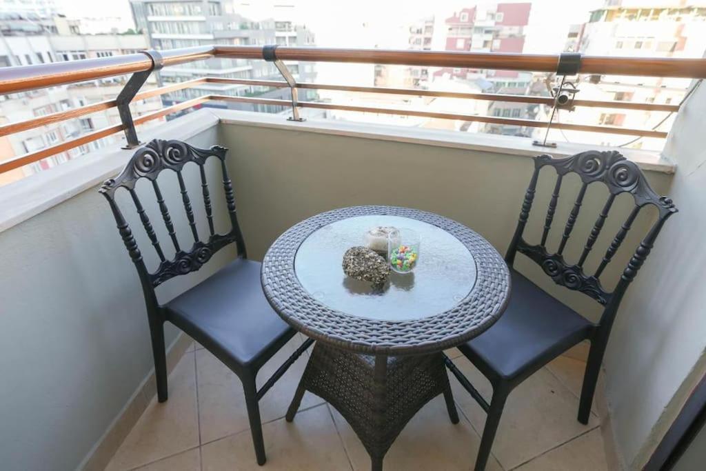 Staycation, City Center Apartment With Balcony Tiranë Eksteriør bilde